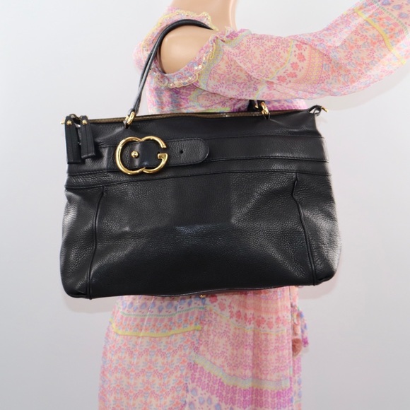 Gucci Handbags - ✨Beautiful Black Leather Handbag✨ by Gucci